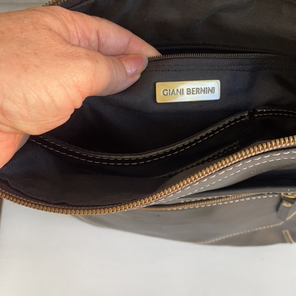 Giani Bernini Leather Bag & Detachable Wallet - Picture 5 of 16